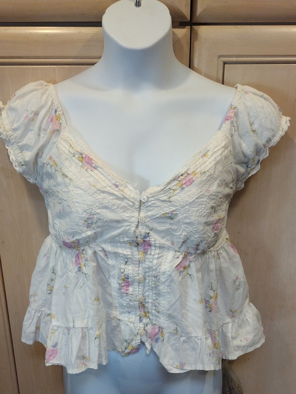 Universal Threads Cream Floral Peplum Fairy Blouse with Pink and Yellow Accents